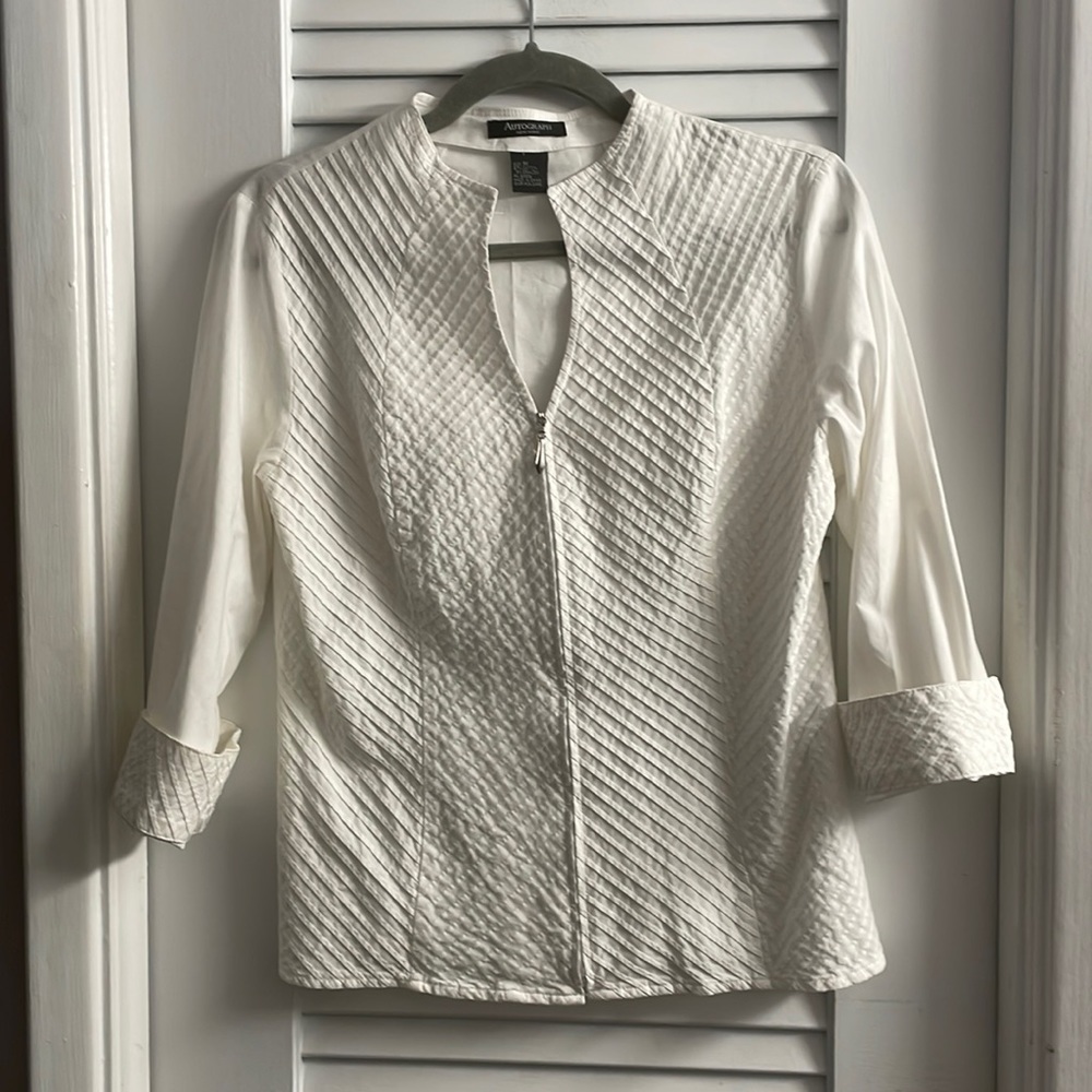 Autograph NY Textured Zip Front Shirt Size M. EUC. Textured Cuffs.